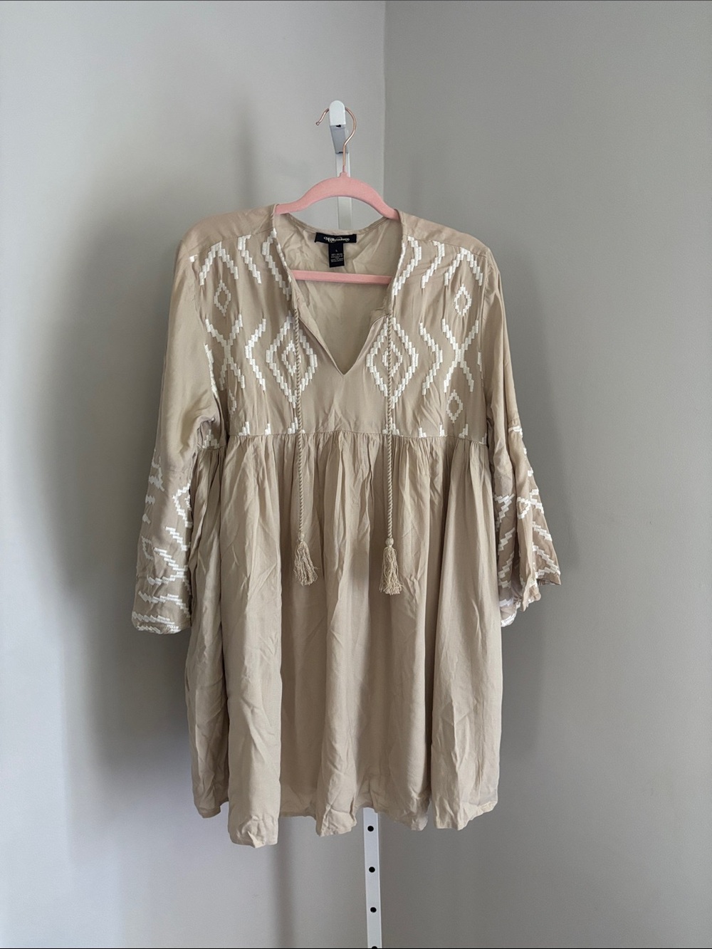 Beige Embroidered V-Neck Tunic Peasant Dress Boho Bell Sleeve Babydoll Sz L